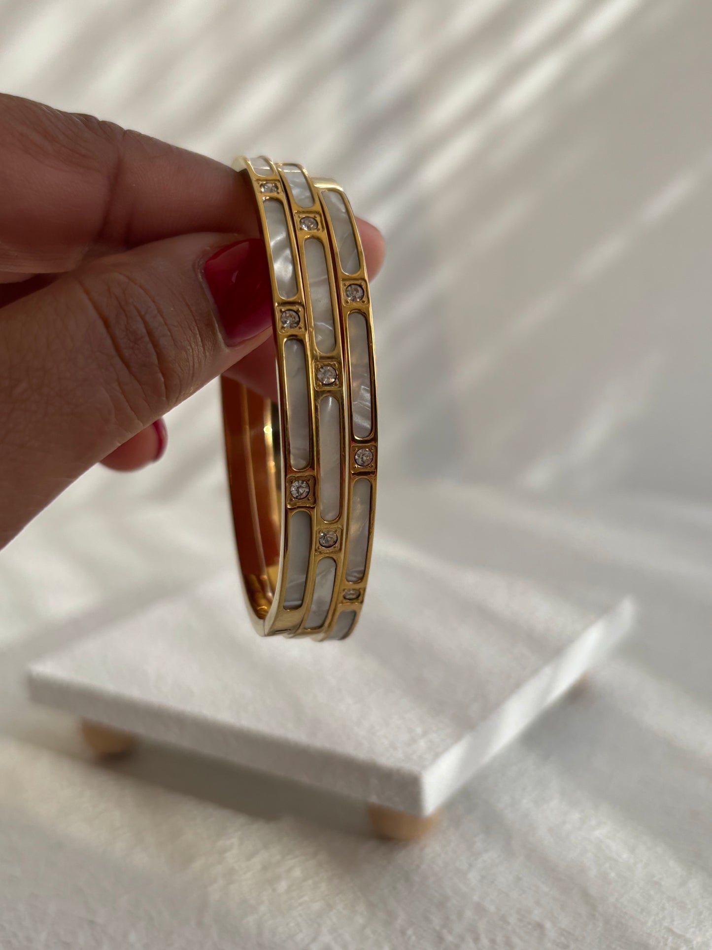 Altiva – Brazalete / Acero Inoxidable 304 / Baño en Oro 18K